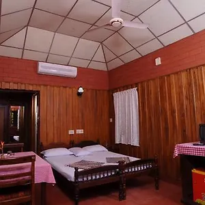 Отель Vembanad Lake Villas Кумараком